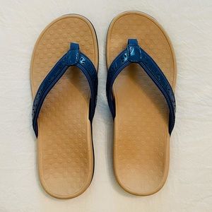Vionic Casandra Toe Post Sandal Size 8